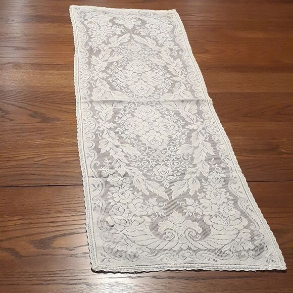 Source Unknown Other - Vintage white lace 39" X 13" table runner